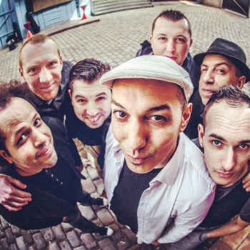 Les Saltimbanks